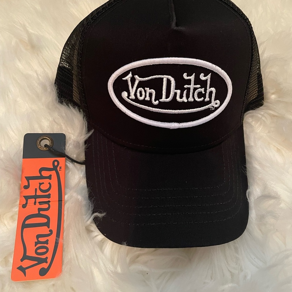 Von Dutch Black and White Snap Back Logo Cap